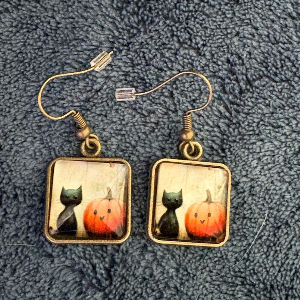 Pumpkin Black Cat Halloween Earrings Bronze Tone Square Dangle